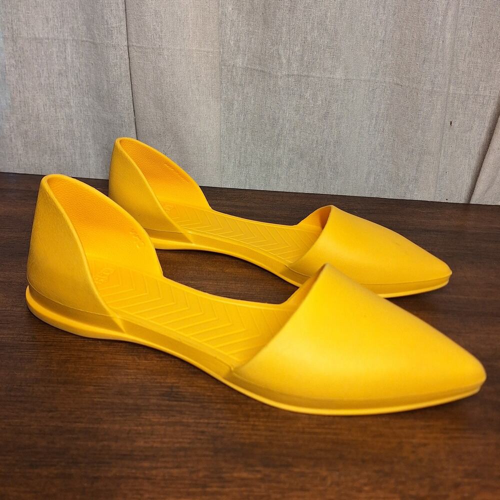 Native Shoes Audrey pointed toe flats waterproof comfort foam Groovy yellow w/10
